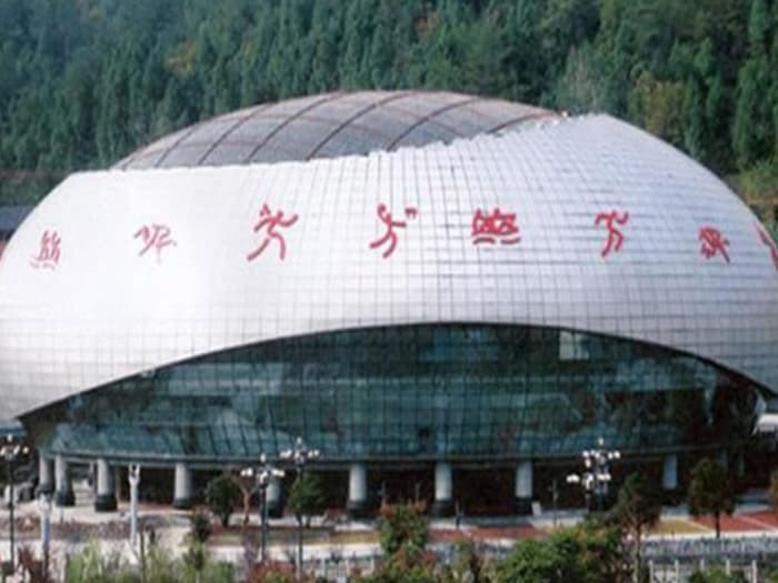 迁安体育中心球形网架加工安装